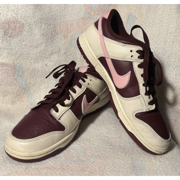 Nike Dunk Low Premium Valentine's Day  Size 8.5 - Picture 1 of 8